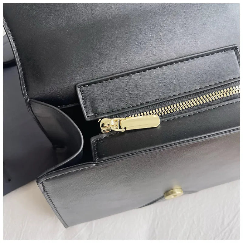Klassische Schultertasche im Krokodilleder-Design ⎜ Elegantes Accessoire mit edlem Goldakzent für jeden Anlass