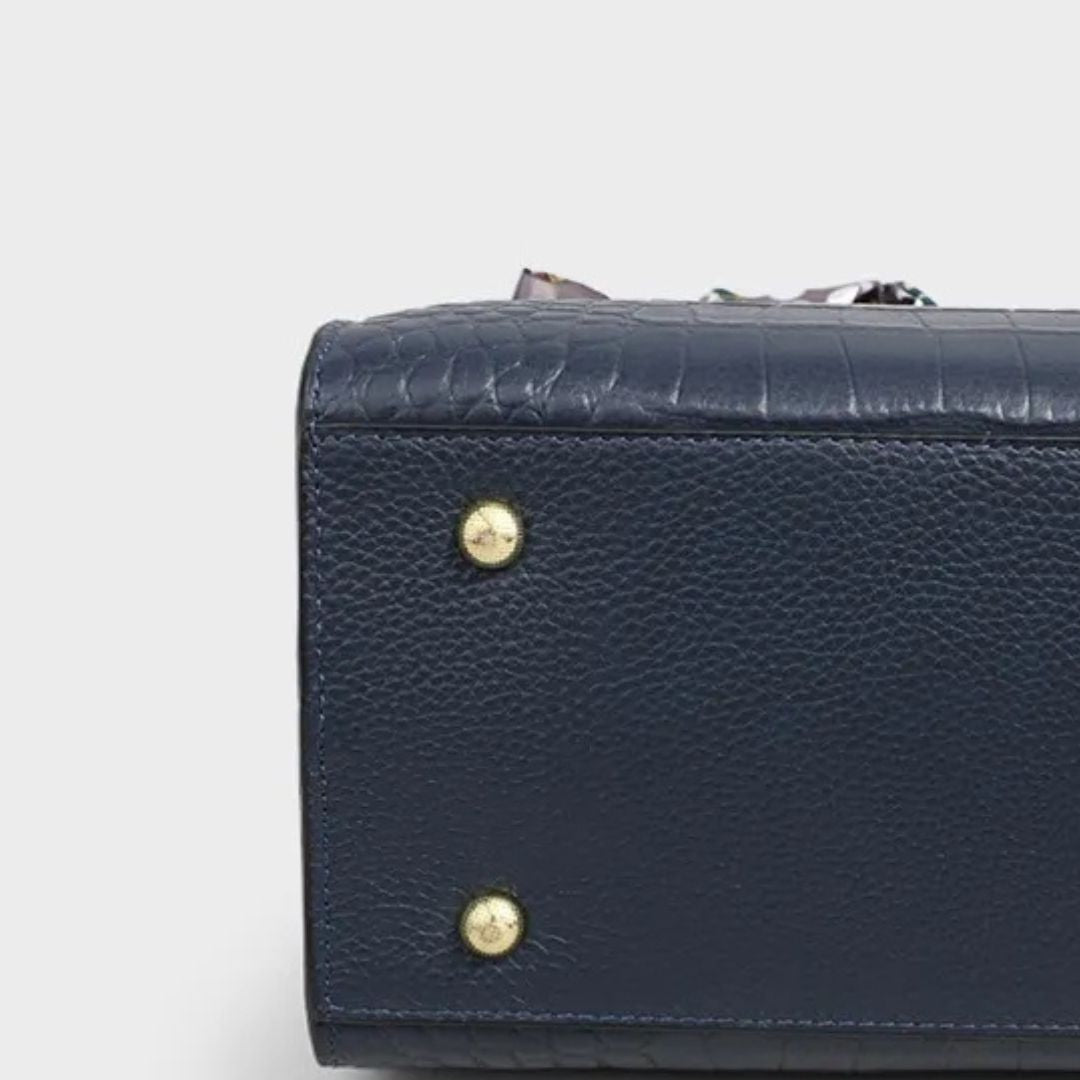 Elegante Handtasche für Damen ⎜ Großzügige Tasche mit strukturiertem Design und dekorativem Schleifenanhänger