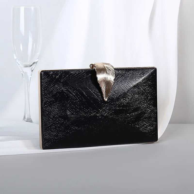 Abendtasche für Damen ⎜ Elegante Clutch mit metallischem Design und Federverschluss