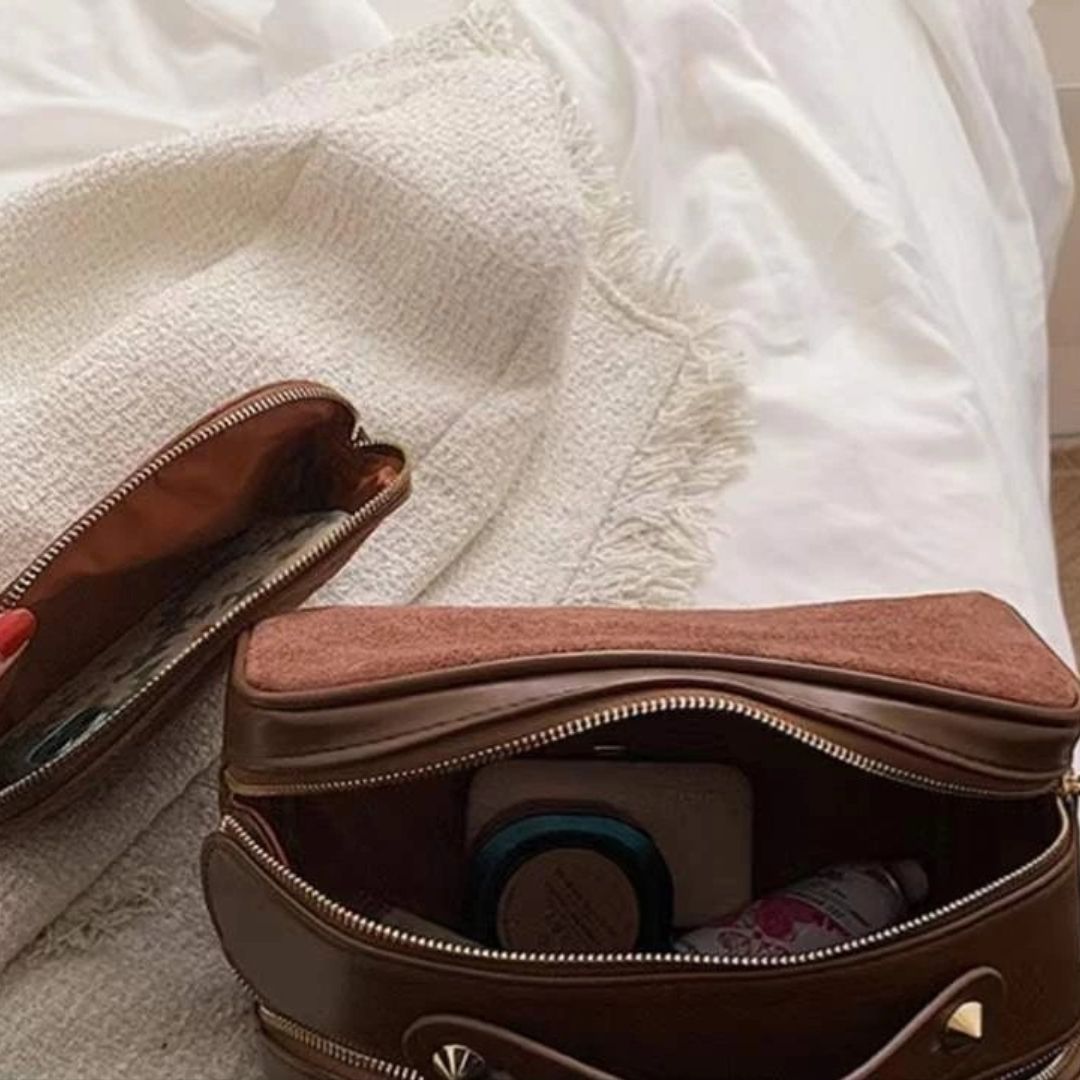 Kosmetiktasche für Damen ⎜ Große Kapazität mit Wildleder-Optik und praktischem Tragegriff