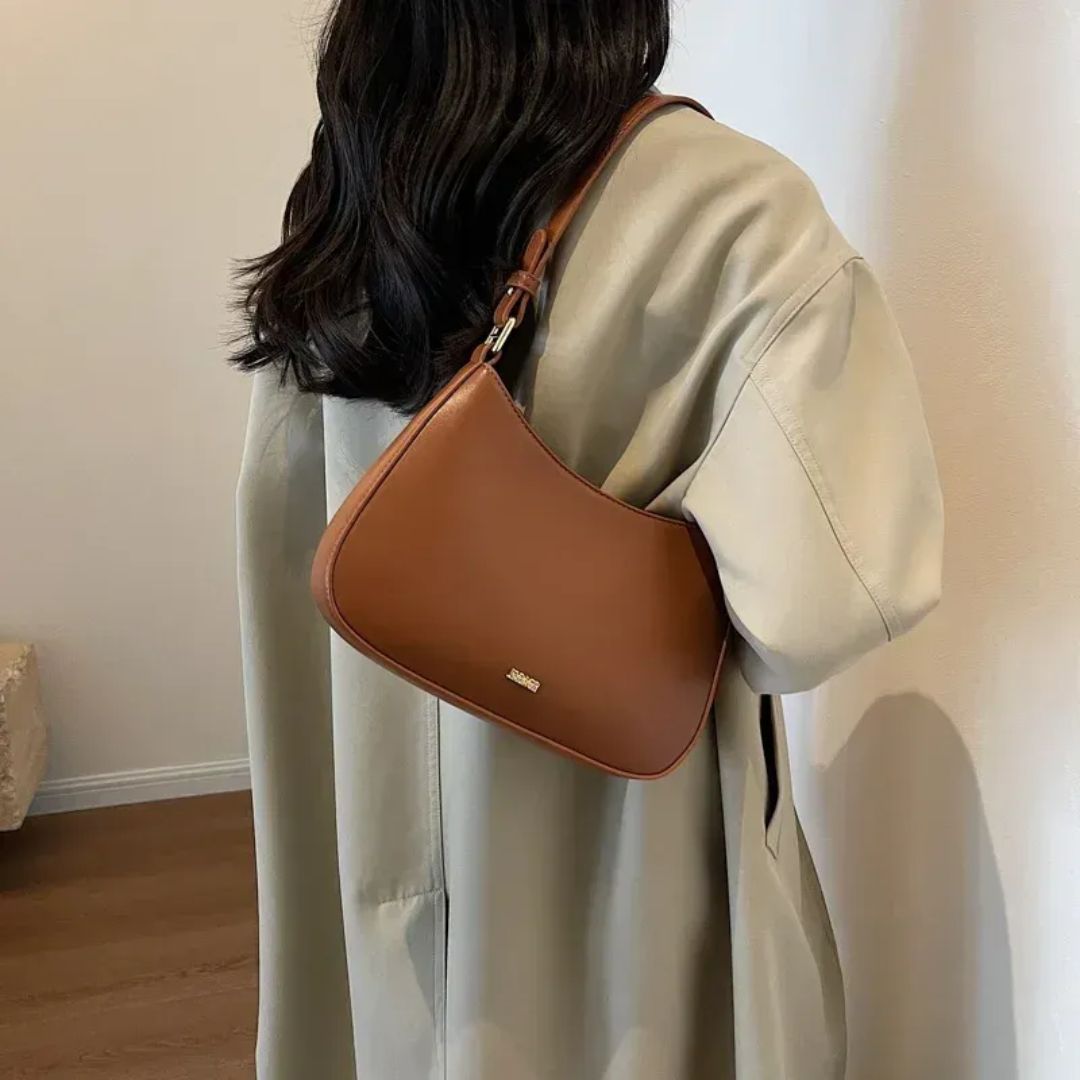 Modische Umhängetasche für Damen ⎜ Elegante Schultertasche aus hochwertigem Leder mit praktischer Form
