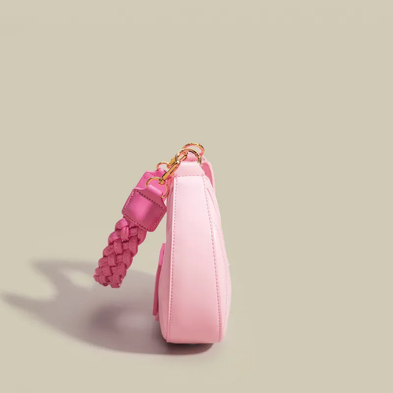 Kleine Umhängetasche für Damen ⎜ Modische Henkeltasche im Halbmond-Design mit verstellbarem Schulterriemen