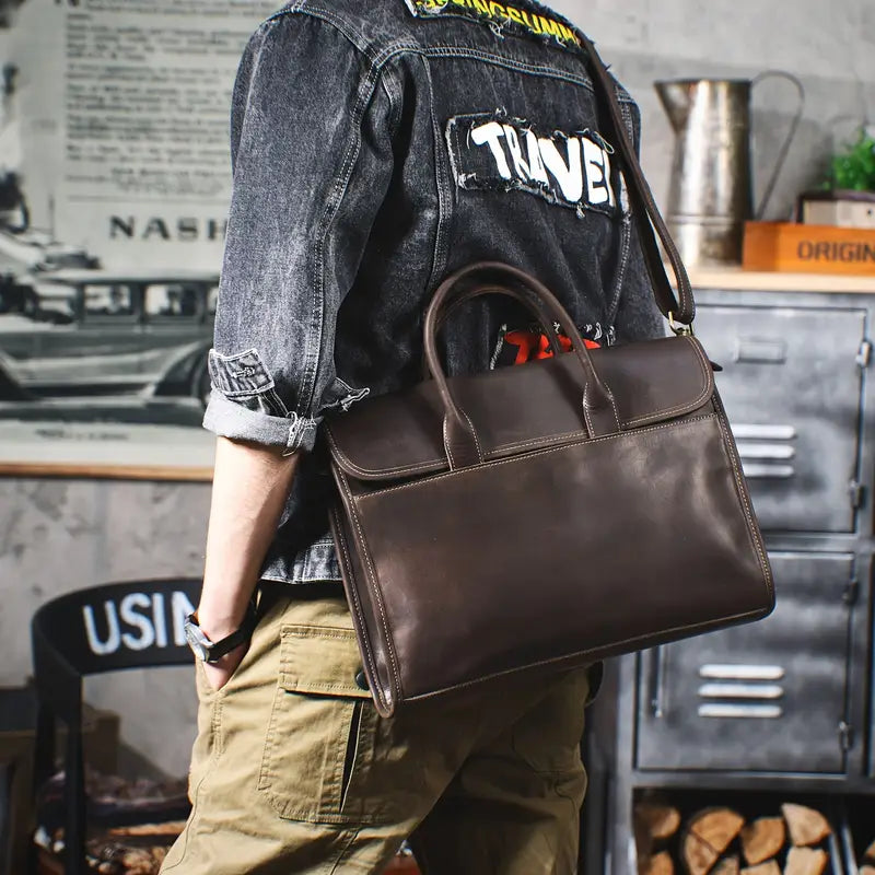 Laptoptasche für Herren ⎜ Edle Echtleder-Aktentasche mit Schultergurt und praktischen Tragegriffen