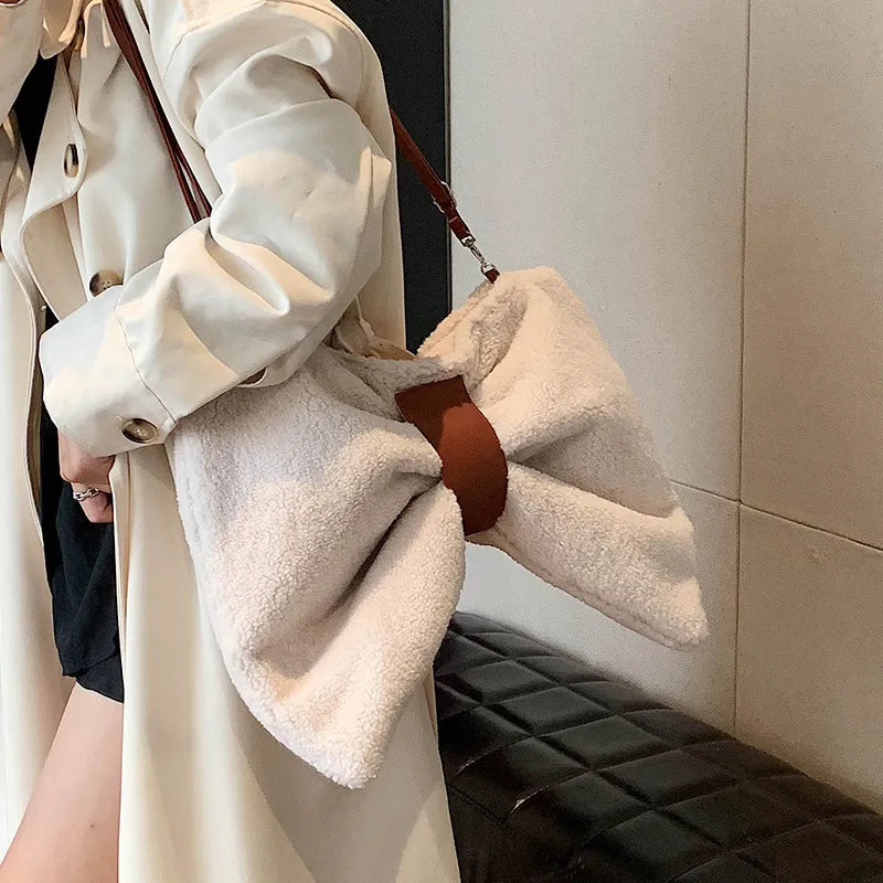 Damen Handtasche ⎜ Modische Tasche im Schleifen-Design mit verstellbarem Schulterriemen