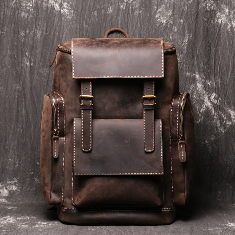 Laptoprucksack für Herren ⎜ Großer Lederrucksack mit Seitentaschen und extra viel Stauraum für unterwegs