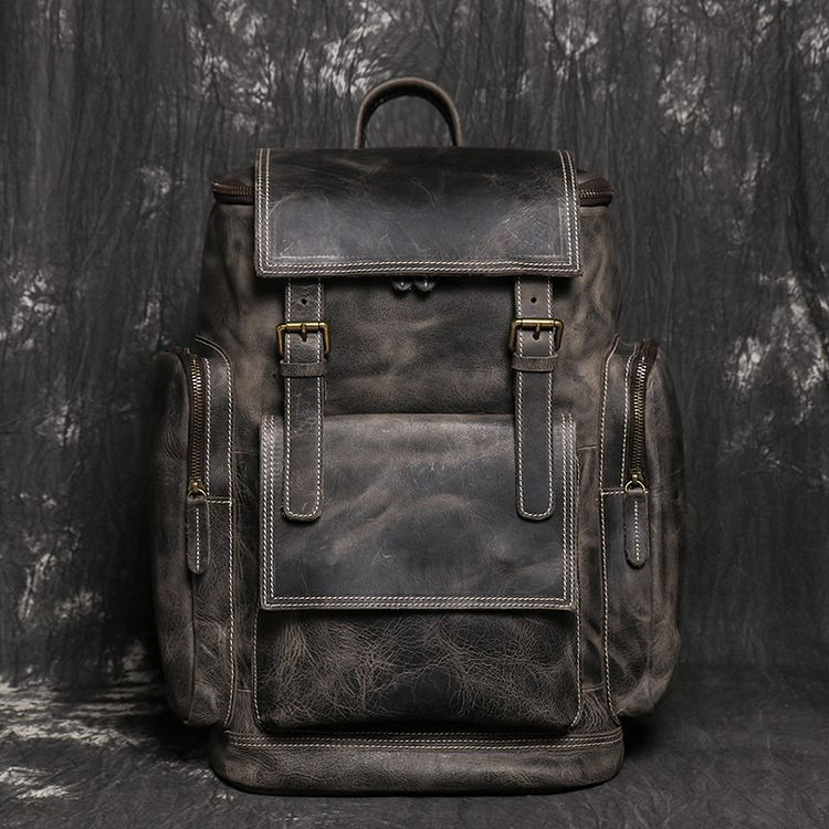 Laptoprucksack für Herren ⎜ Großer Lederrucksack mit Seitentaschen und extra viel Stauraum für unterwegs