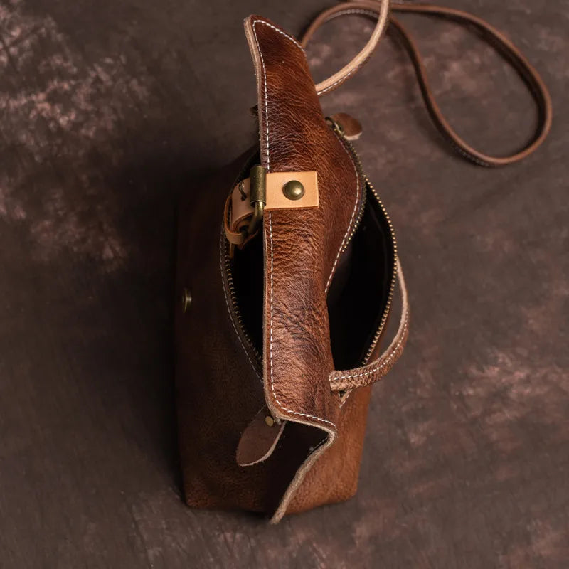 Leder-Umhängetasche für Damen ⎜ Retro-Stil mit weichem Leder und praktischer Verschlussklappe