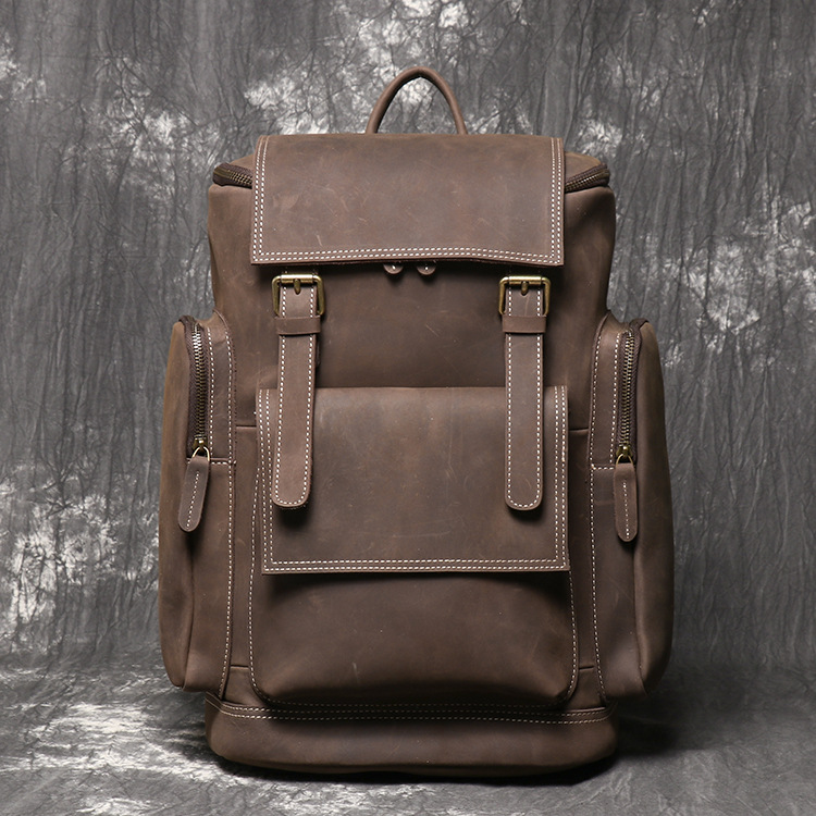 Laptoprucksack für Herren ⎜ Großer Lederrucksack mit Seitentaschen und extra viel Stauraum für unterwegs