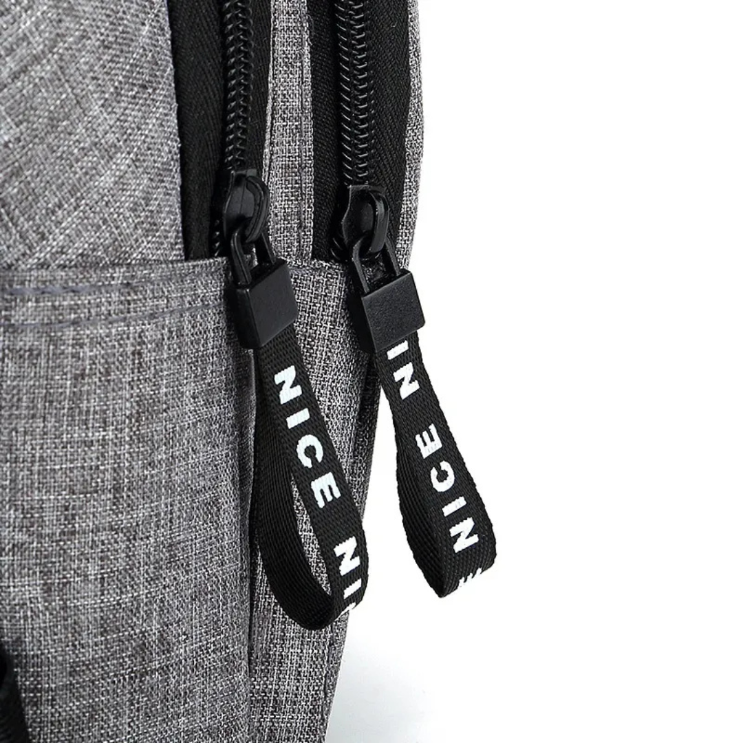 Umhängetasche für Herren ⎜ Leichte Schultertasche aus Oxford-Stoff mit Kopfhöreröffnung und Reißverschluss