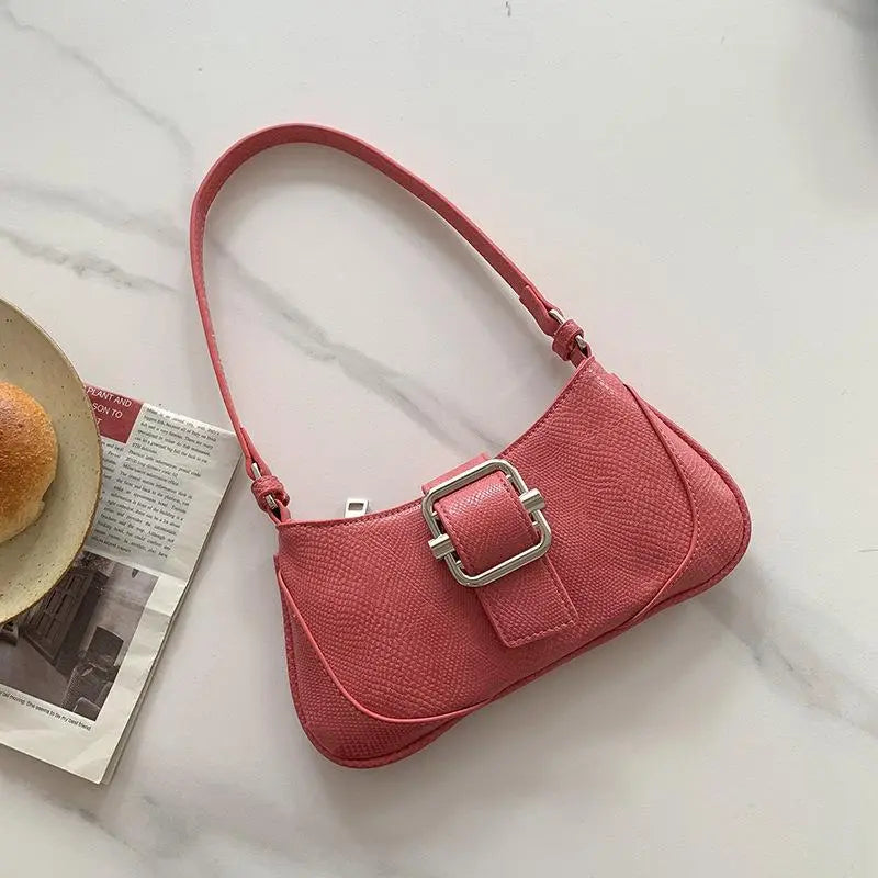 Vintage Baguette-Tasche mit großer Schnalle ⎜ Stilvolles Accessoire für einen modernen Look