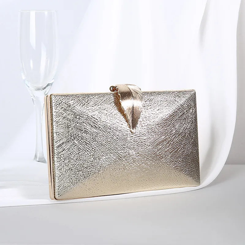 Abendtasche für Damen ⎜ Elegante Clutch mit metallischem Design und Federverschluss