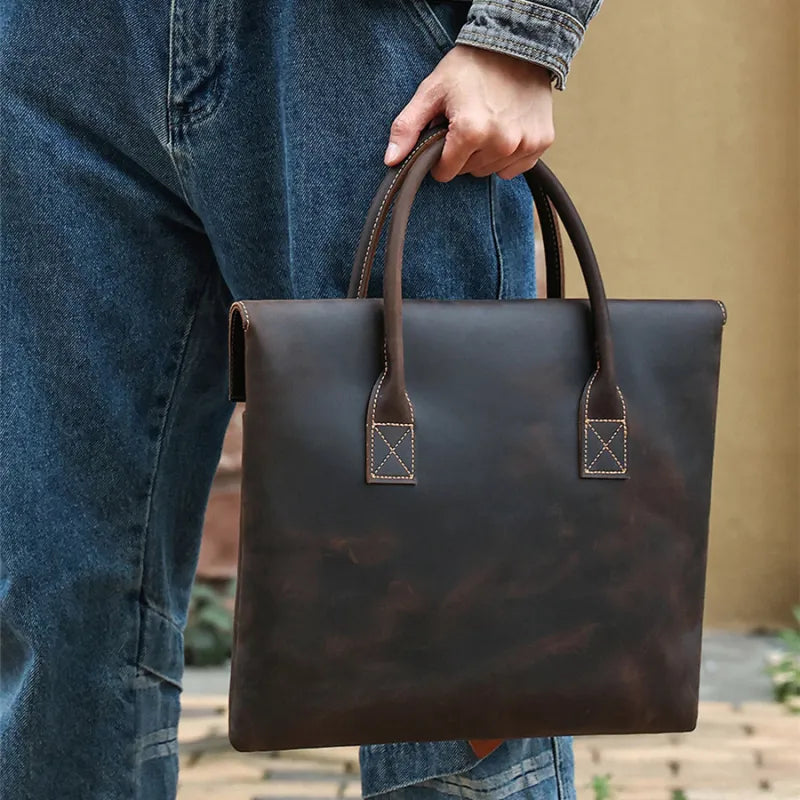 Laptoptasche aus Echtleder ⎜ Stilvolle Aktentasche mit elegantem Design und praktischen Tragegriffen