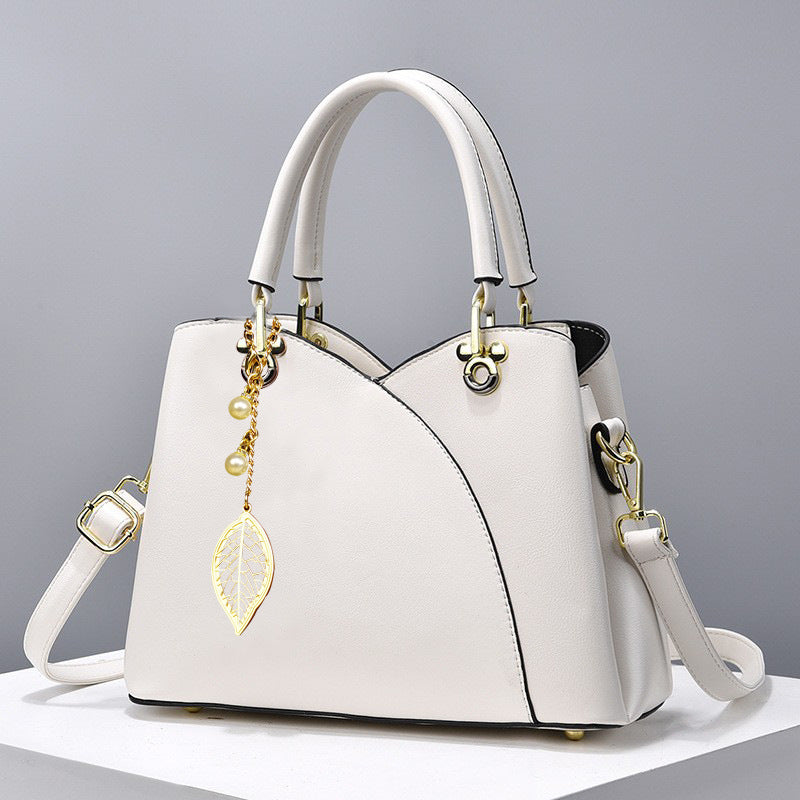 Elegante Handtasche für Damen ⎜ Modische Umhängetasche mit Kirschenanhänger