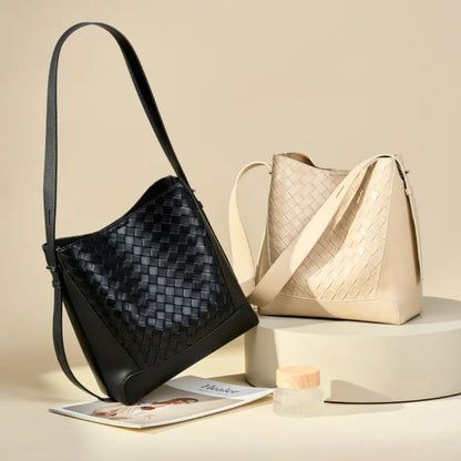 Leder Umhängetasche für Damen ⎜ Modische Schultertasche mit geflochtenem Design und verstellbarem Riemen