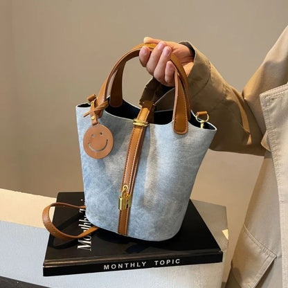 Retro Handtasche für Damen ⎜ Modische Tasche mit Smiley-Tag und verstellbarem Schulterriemen