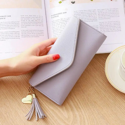 Damen Geldbörse im Tri-Fold Design ⎜ Langes Format mit praktischem Verschluss und Herzanhänger
