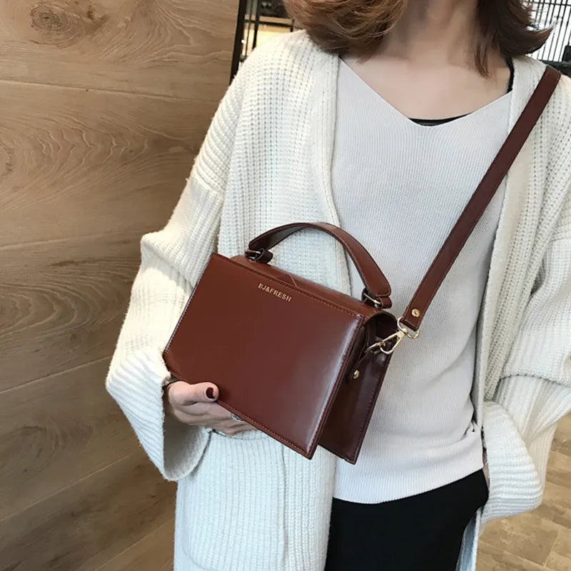 Schultertasche für Damen ⎜ Stilvolle Tasche im rechteckigen Design mit abnehmbarem Schulterriemen