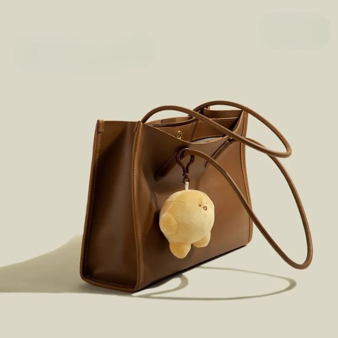 Große Handtasche für Damen ⎜ Praktisches Design mit niedlichem Anhänger und geräumigem Innenraum