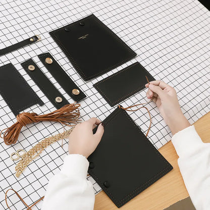 Schultertasche für Damen ⎜ Modische Tasche mit Handstich-Design und Kettenriemen