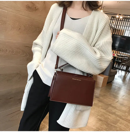 Schultertasche für Damen ⎜ Stilvolle Tasche im rechteckigen Design mit abnehmbarem Schulterriemen