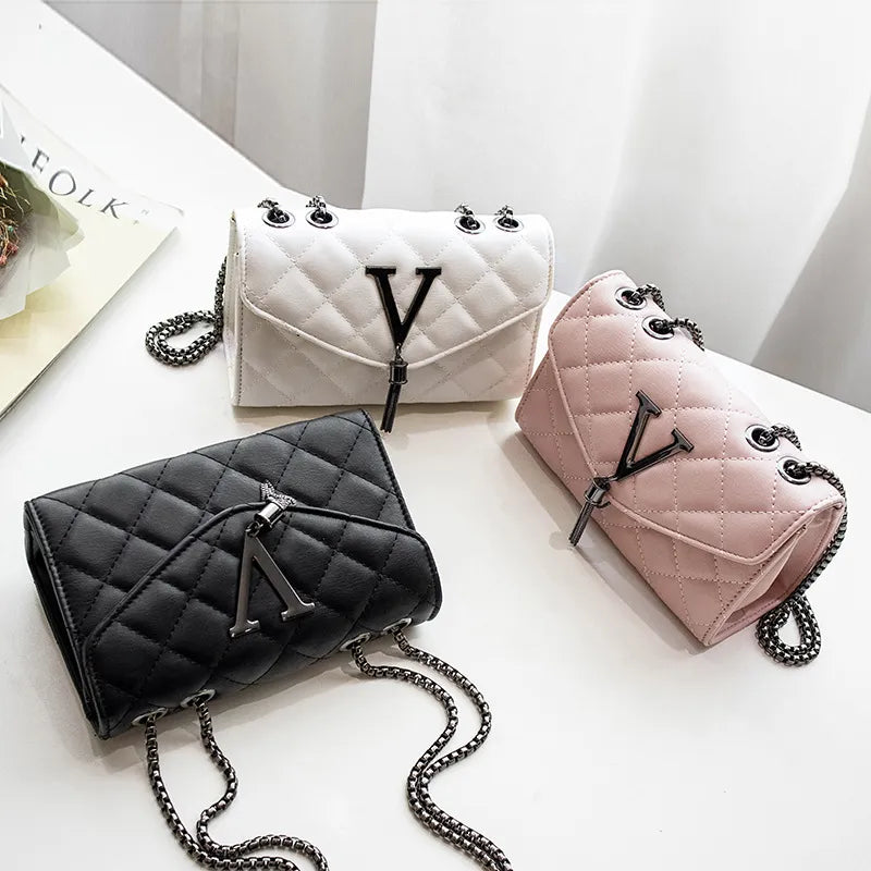 Kleine Ketten-Tasche ⎜ Elegantes Design mit Diamantmuster und praktischem Stauraum