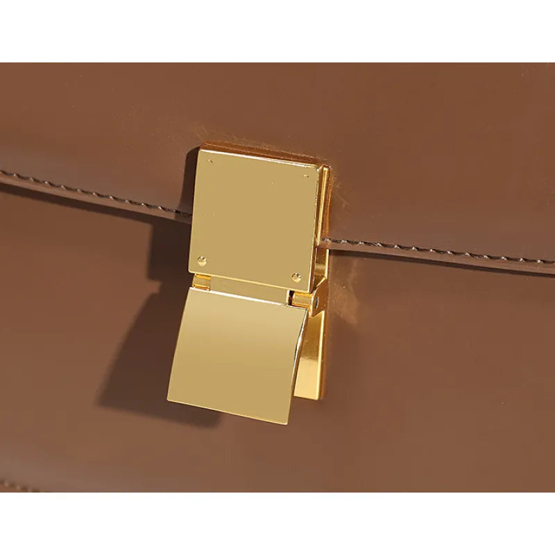Klassische Schultertasche aus Leder ⎜ Elegantes Accessoire mit goldener Schnalle für stilvolle Auftritte