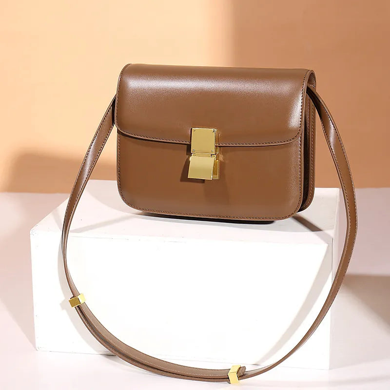 Klassische Schultertasche aus Leder ⎜ Elegantes Accessoire mit goldener Schnalle für stilvolle Auftritte
