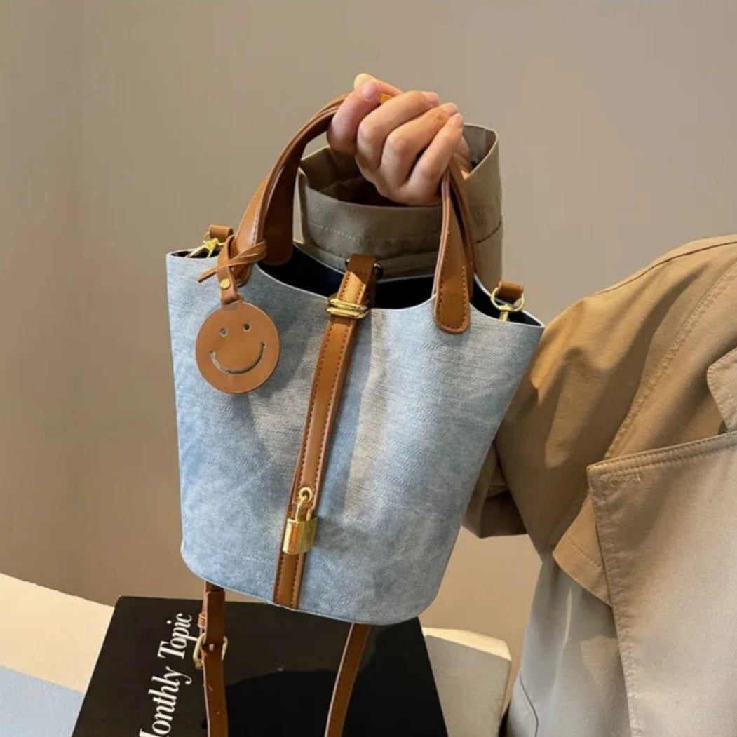Retro Handtasche für Damen ⎜ Modische Tasche mit Smiley-Tag und verstellbarem Schulterriemen