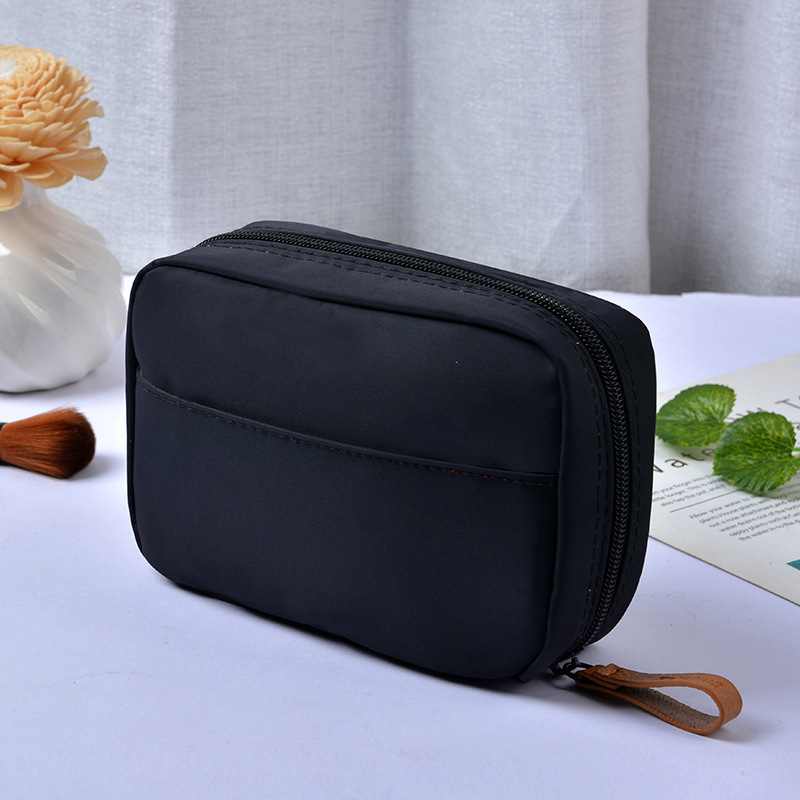 Kosmetiktasche für Damen ⎜ Schlichte Make-up Tasche mit Reißverschluss und praktischer Aufbewahrung