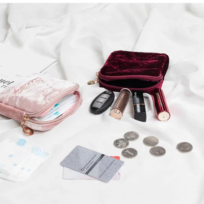 Kosmetiktasche für Damen ⎜ Geräumiges und tragbares Design mit weichem Stoff und praktischer Innenaufteilung