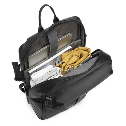 Wasserfester Rucksack ⎜ Praktischer Träger für Motorradreisen und Outdoor-Aktivitäten