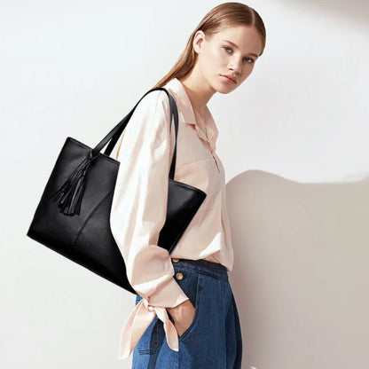 Leder Tasche für Damen ⎜ Geräumige Tote Bag mit Quasten-Details