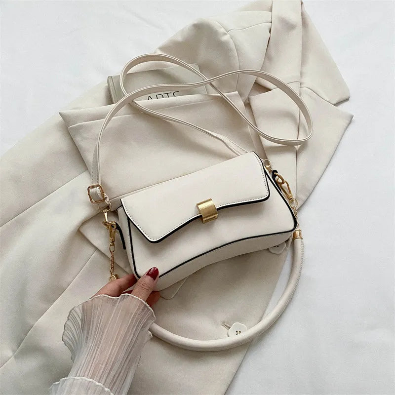 Kleine Umhängetasche für Damen ⎜ Tasche mit goldener Schnalle