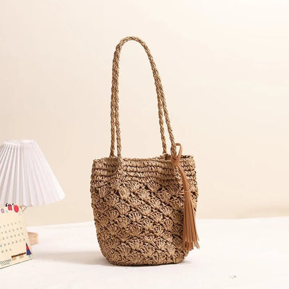 Strohtasche mit Quasten ⎜ Modische Umhängetasche im Fächerdesign für den Alltag