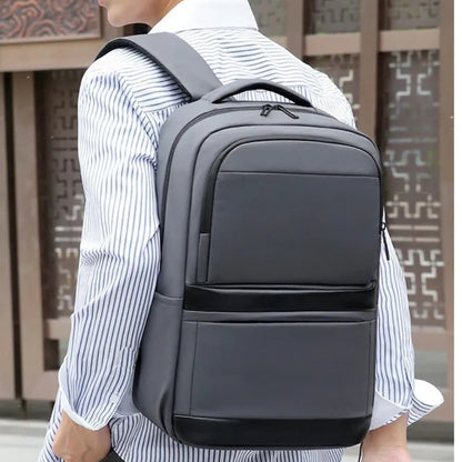 Wasserfester Rucksack für Herren ⎜ Großer, praktischer Laptop- und Reiseträger mit viel Stauraum