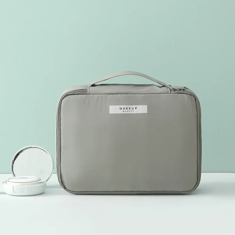 Kosmetiktasche für Damen ⎜ Reise-Organizer mit Fächern für Make-up und integrierter Pinselaufbewahrung