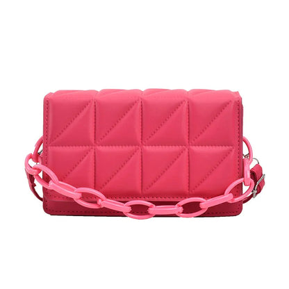 Umhängetasche für Damen ⎜ Modische Handtasche mit Ketten-Detail und geprägtem Lederdesign