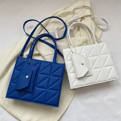 Modische Handtasche mit Quadratprägung ⎜ Stilvolle Umhängetasche mit praktischer Kartenhülle