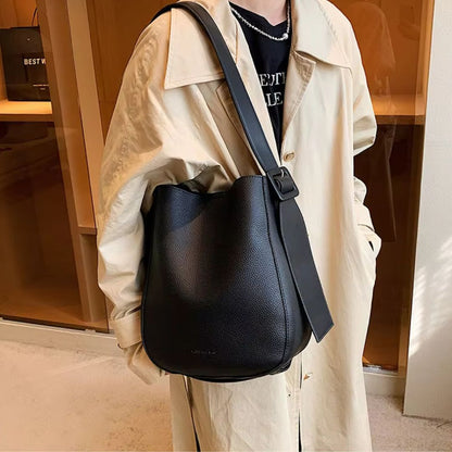 Crossbody Bucket Bag für Damen ⎜ Schlichtes Design mit verstellbarem Schultergurt und praktischem Innenraum