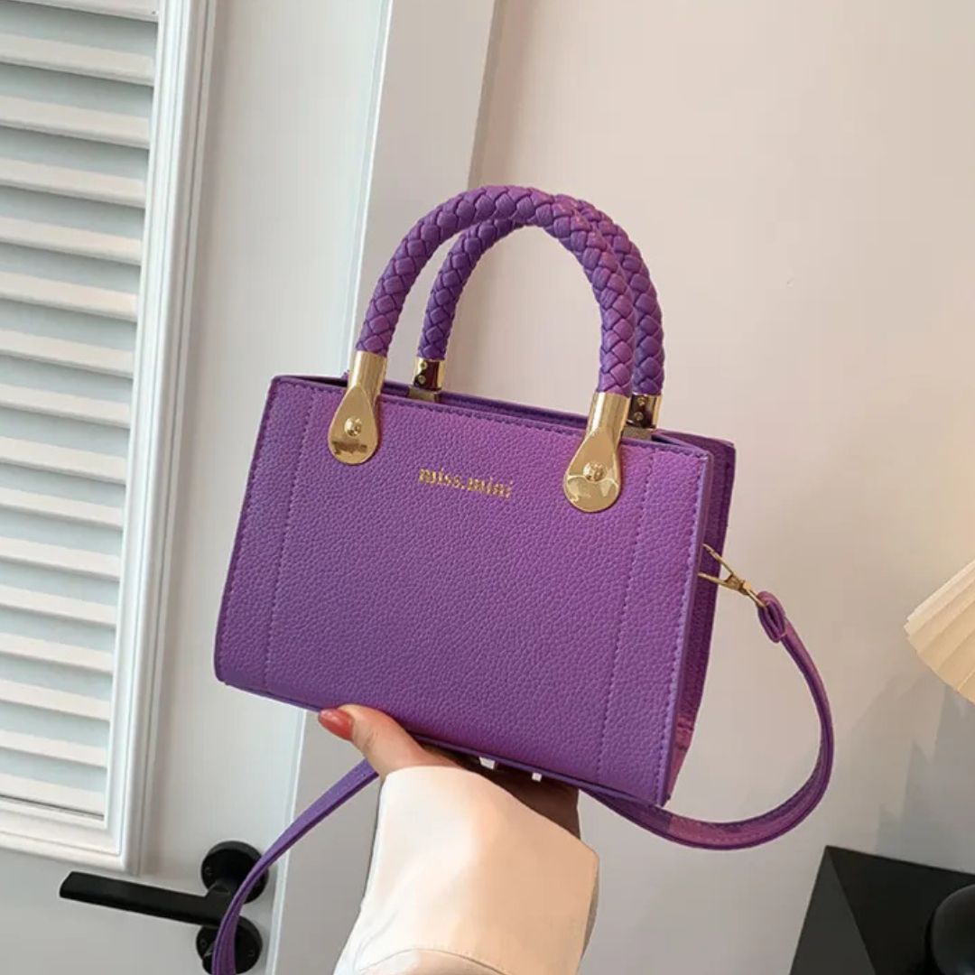 Trendy Handtasche für Damen ⎜ Kompakte Umhängetasche mit geflochtenem Griff und modernem Design