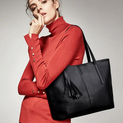 Leder Tasche für Damen ⎜ Geräumige Tote Bag mit Quasten-Details