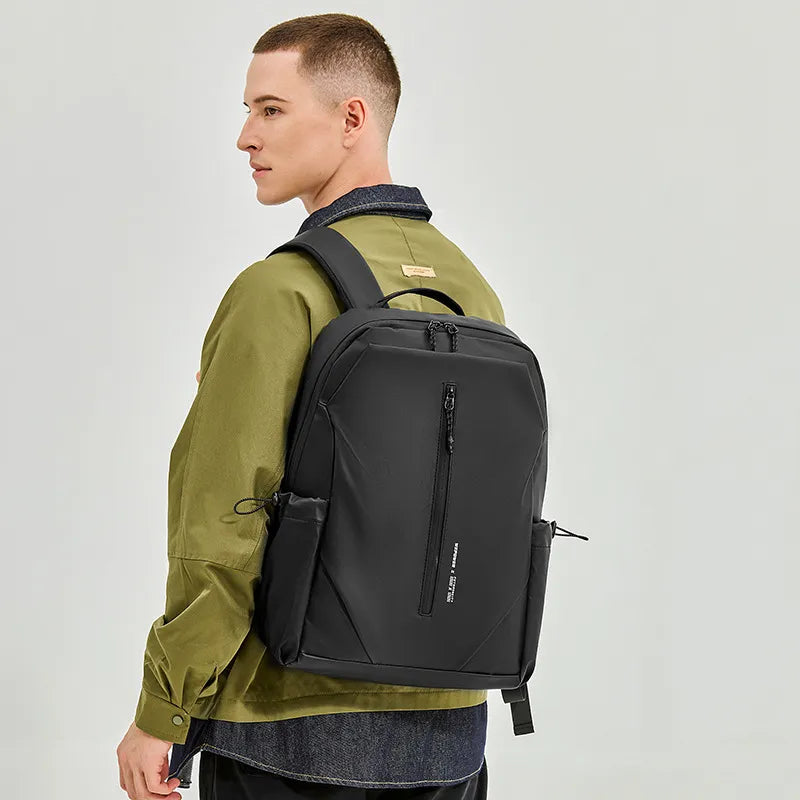 Rucksack für Herren ⎜ Moderner und vielseitiger Backpack für Arbeit, Reisen und Freizeit