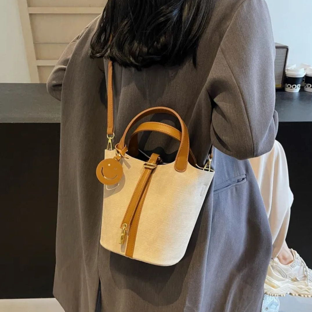 Retro Handtasche für Damen ⎜ Modische Tasche mit Smiley-Tag und verstellbarem Schulterriemen