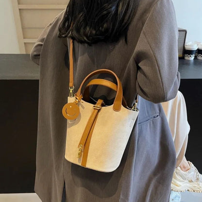 Retro Handtasche für Damen ⎜ Modische Tasche mit Smiley-Tag und verstellbarem Schulterriemen