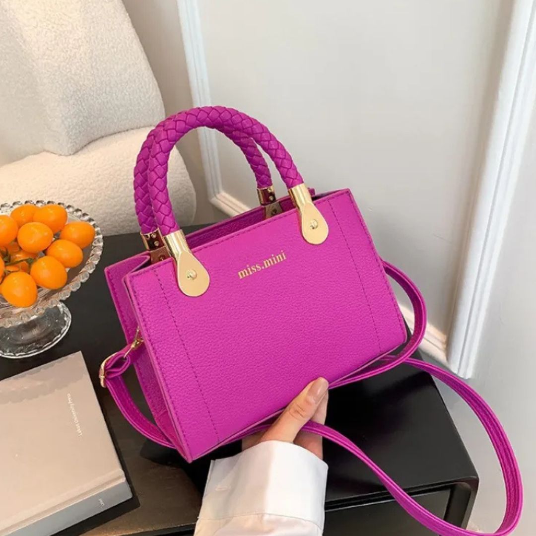 Trendy Handtasche für Damen ⎜ Kompakte Umhängetasche mit geflochtenem Griff und modernem Design