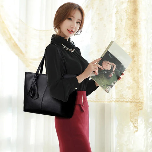 Leder Tasche für Damen ⎜ Geräumige Tote Bag mit Quasten-Details