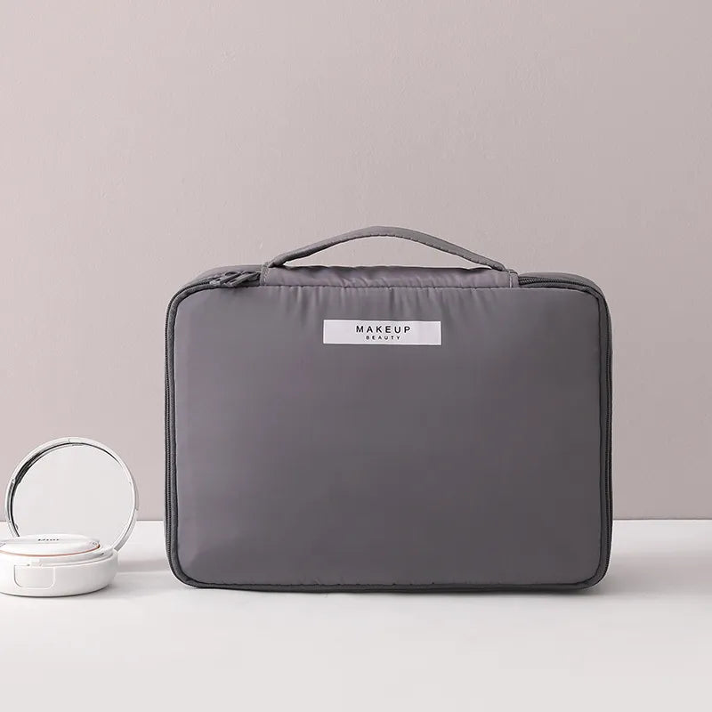 Kosmetiktasche für Damen ⎜ Reise-Organizer mit Fächern für Make-up und integrierter Pinselaufbewahrung