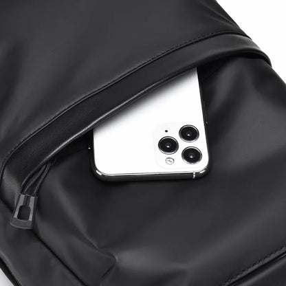 Brusttasche für Herren ⎜ Wasserabweisende Crossbody-Tasche mit Reißverschluss und Kompaktem Reisedesign