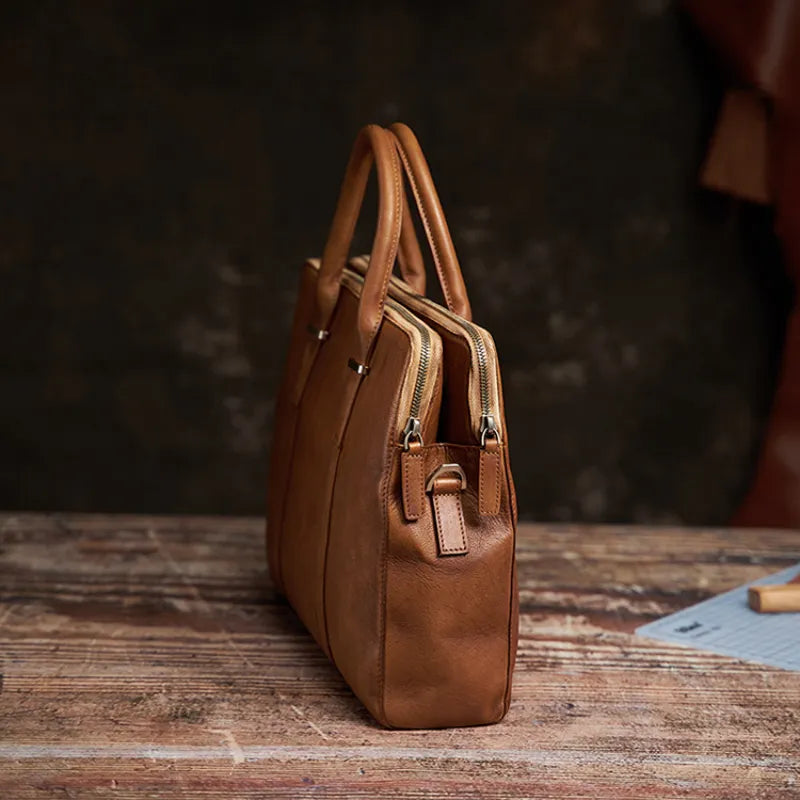 Leder Aktentasche für Herren ⎜ Edle Tasche aus pflanzlich gegerbtem Leder für Business und Freizeit