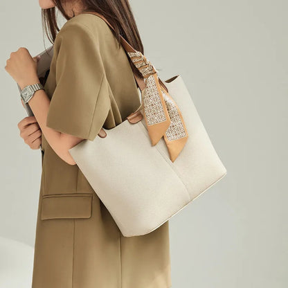 Große Handtasche aus Kunstleder ⎜ Stilvolle Tasche mit Praktischem Design und Modischen Details